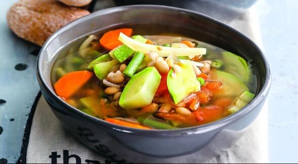 ซุปผัก - เมนูแรกง่ายๆ ในเมนูอาหารแม็กกี้