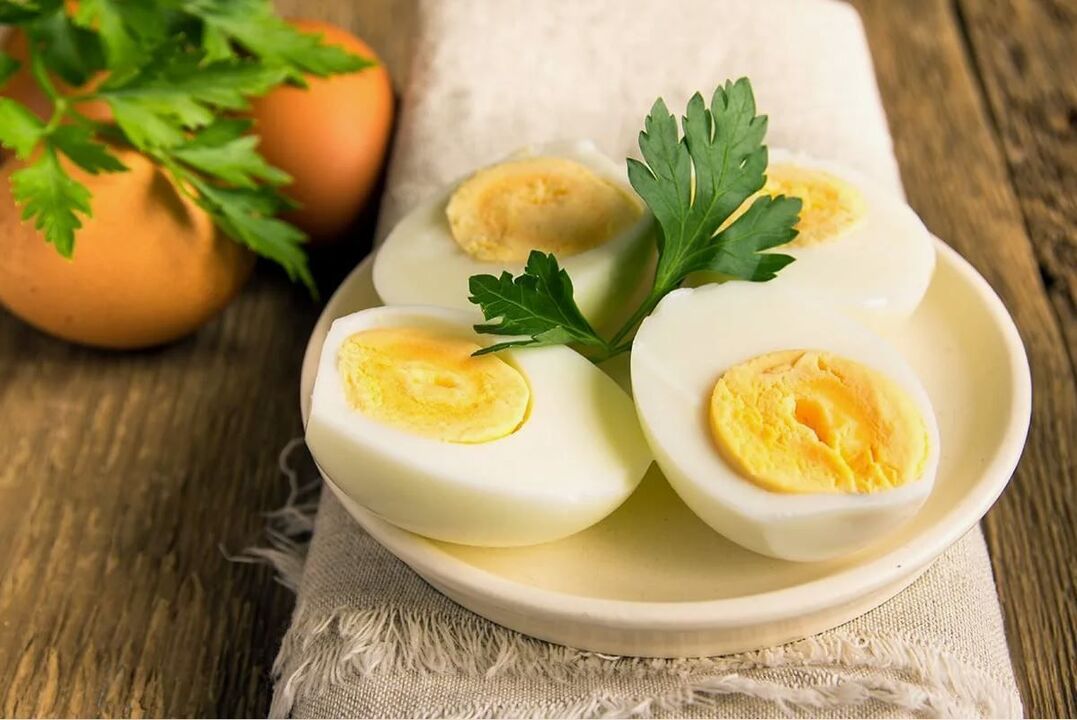 ไข่ต้มเป็นอาหารเช้า